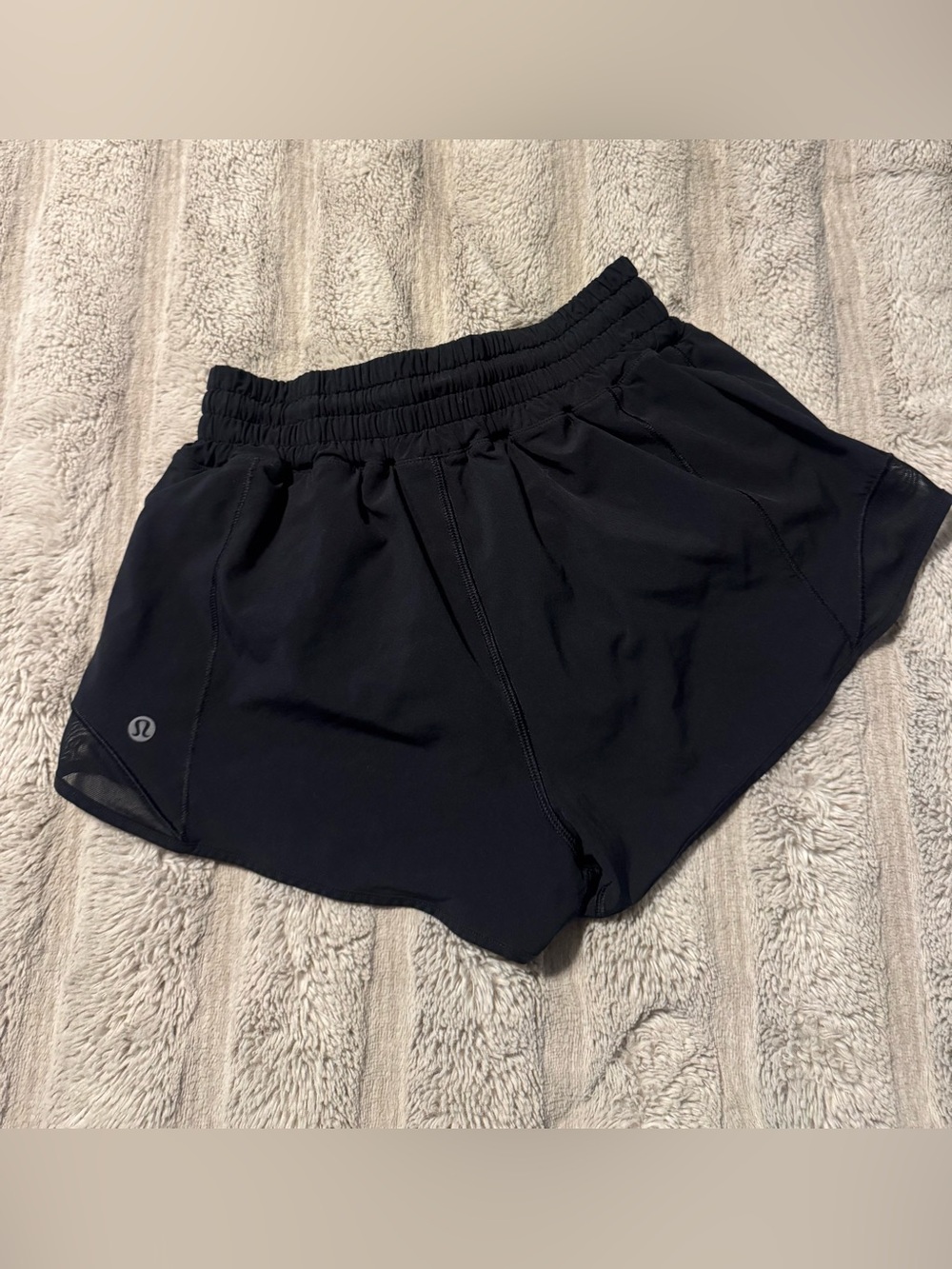 Lululemon Hotty Hot Black Athletic Running Shorts 2.5 inch size 4